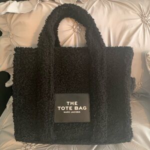 Marc Jacobs Medium Teddy Bag. Like new, excellent condition.